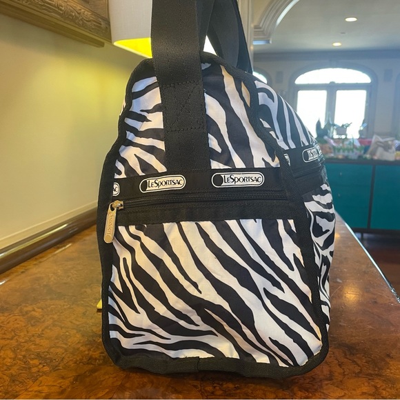LeSportSac Zebra Print Weekender Bag NWOT - Picture 4 of 9